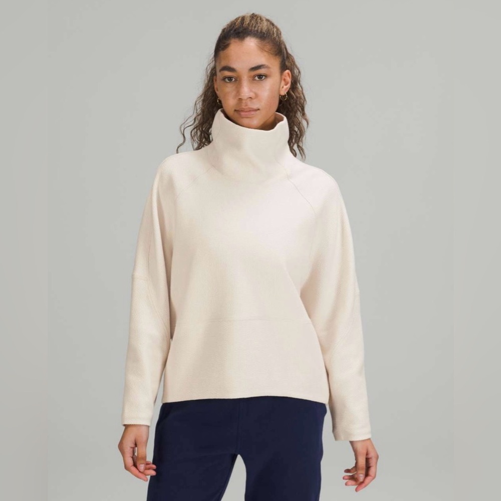 Lululemon Textured Funnel Neck Pullover size 8.